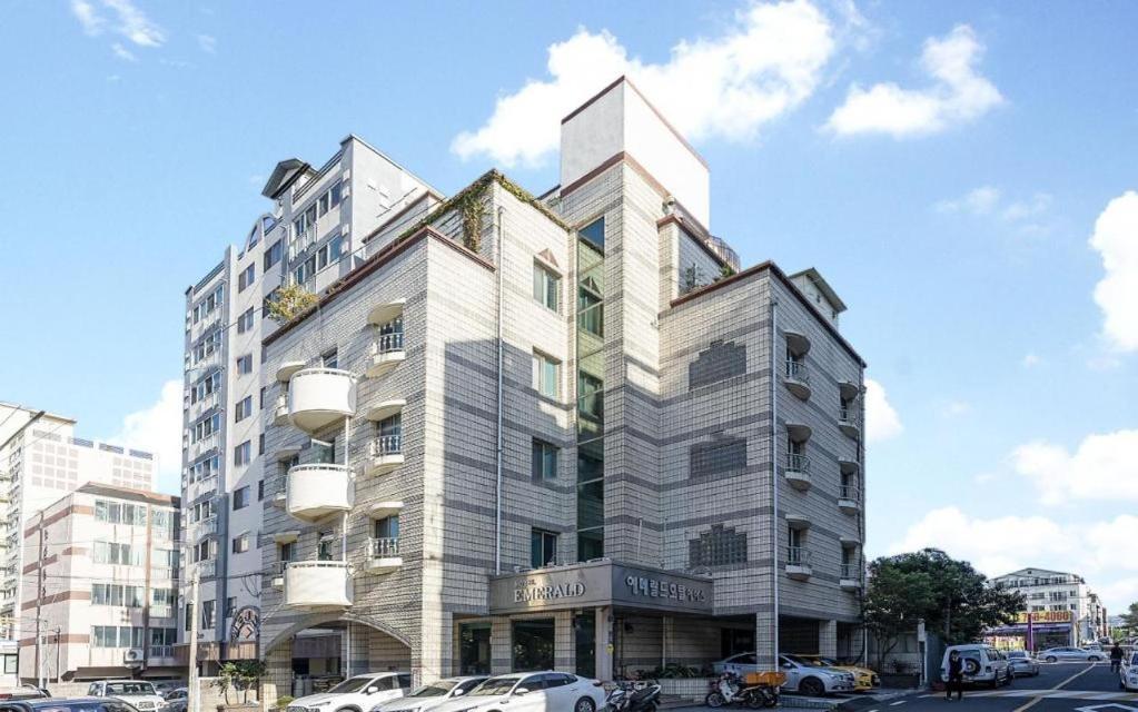 Emerald Ace Hotel Jeju Esterno foto