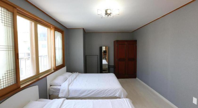 Emerald Ace Hotel Jeju Esterno foto