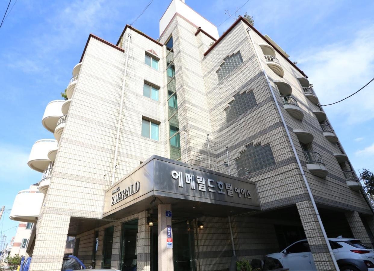 Emerald Ace Hotel Jeju Esterno foto